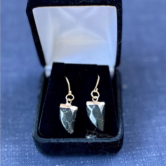 🌻NIB Black Marble Gold Dipped Faceted Gemstone Fang Earrings🌻 - Picture 9 of 12